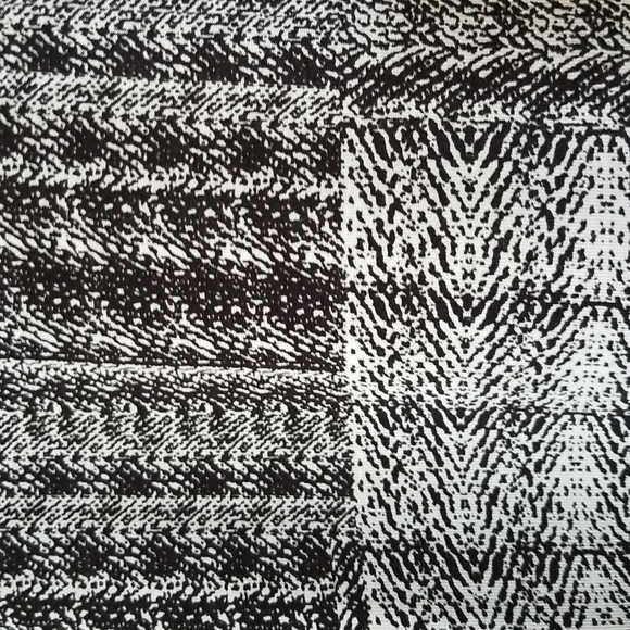 Black and cream tee, 2X - Picture 2 of 3